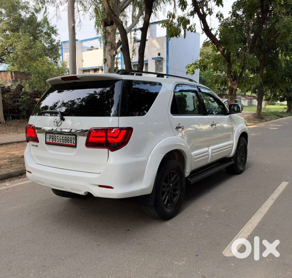 Toyota Fortuner 2015 Km Driven