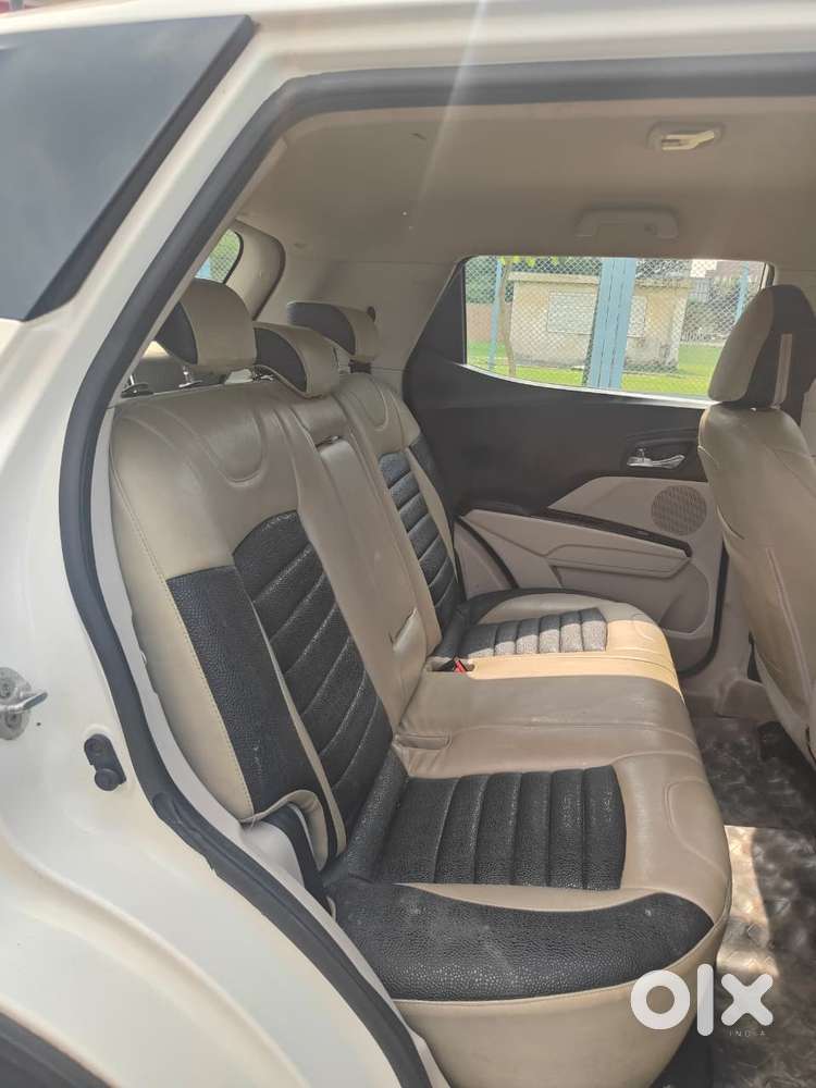 Mahindra Xuv300 W8 Option, 2019