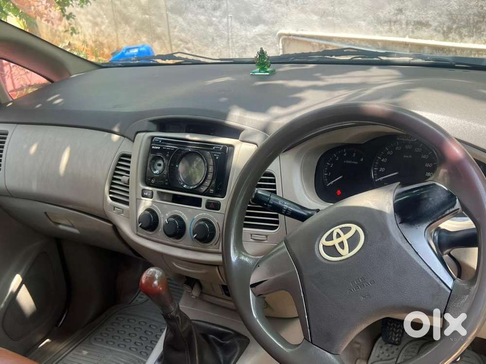 Toyota Innova 2012 Diesel Well Maintained