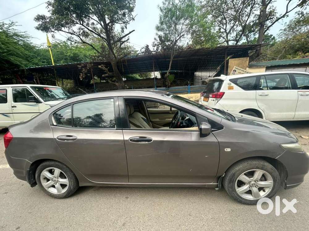 Well Maintained , Smooth Engine Performance, Alloy Wheel, Family Car