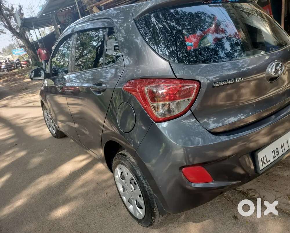 Hyundai Grand I10 2016  77000 Km Driven