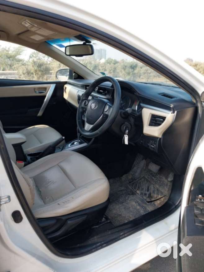Toyota Corolla Altis 2013-2017 G At, 2015, Petrol