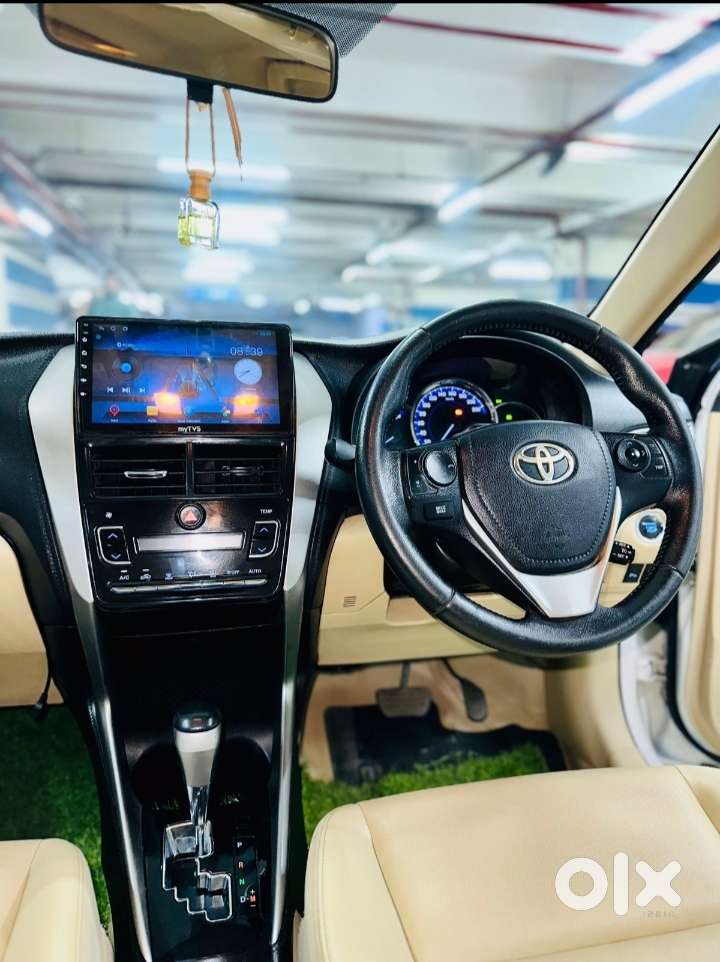 Toyota Yaris V Cvt, 2020, Petrol