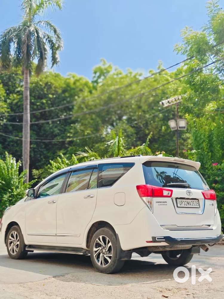 Toyota Innova Crysta [2020-ongoing] 2.4 Vx 8 Str, 2022, Diesel