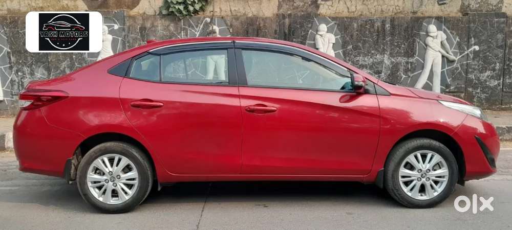 Toyota Yaris V Cvt, 2018, Petrol