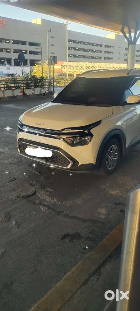 Kia Carens - Prestige Optional Variant 1.5 Petrol 
7 Seater