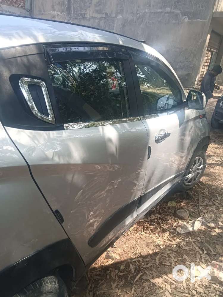 Mahindra Kuv100 Nxt 2017 Diesel Well Maintained