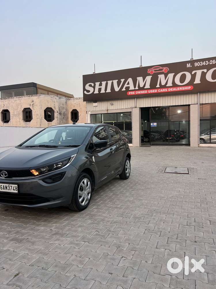Tata Altroz 1.2 Xm Plus, 2022, Petrol