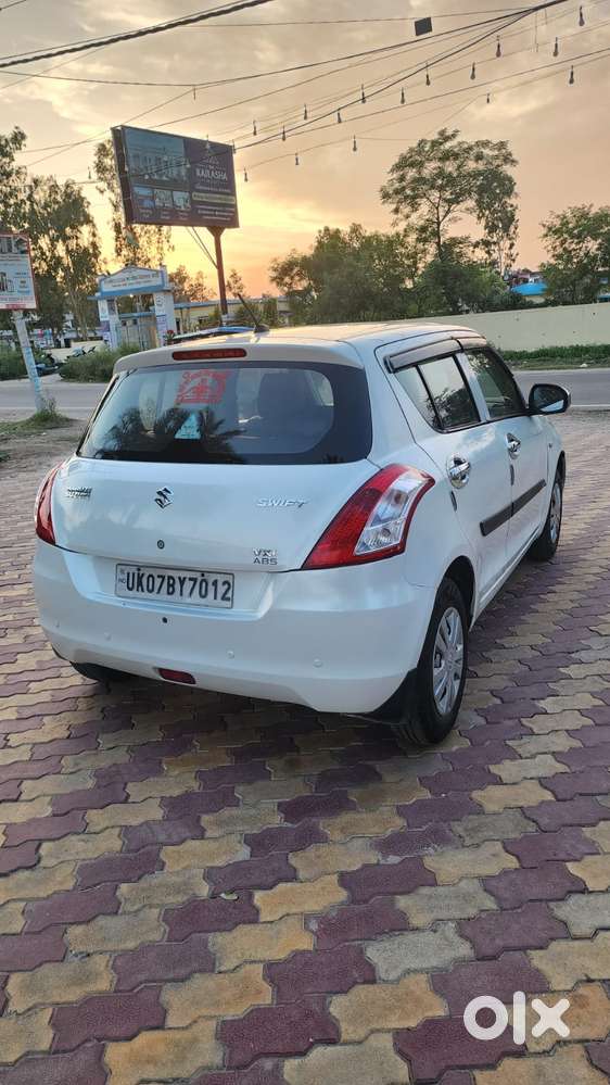 Maruti Suzuki Swift Lxi Optional-o, 2017, Petrol
