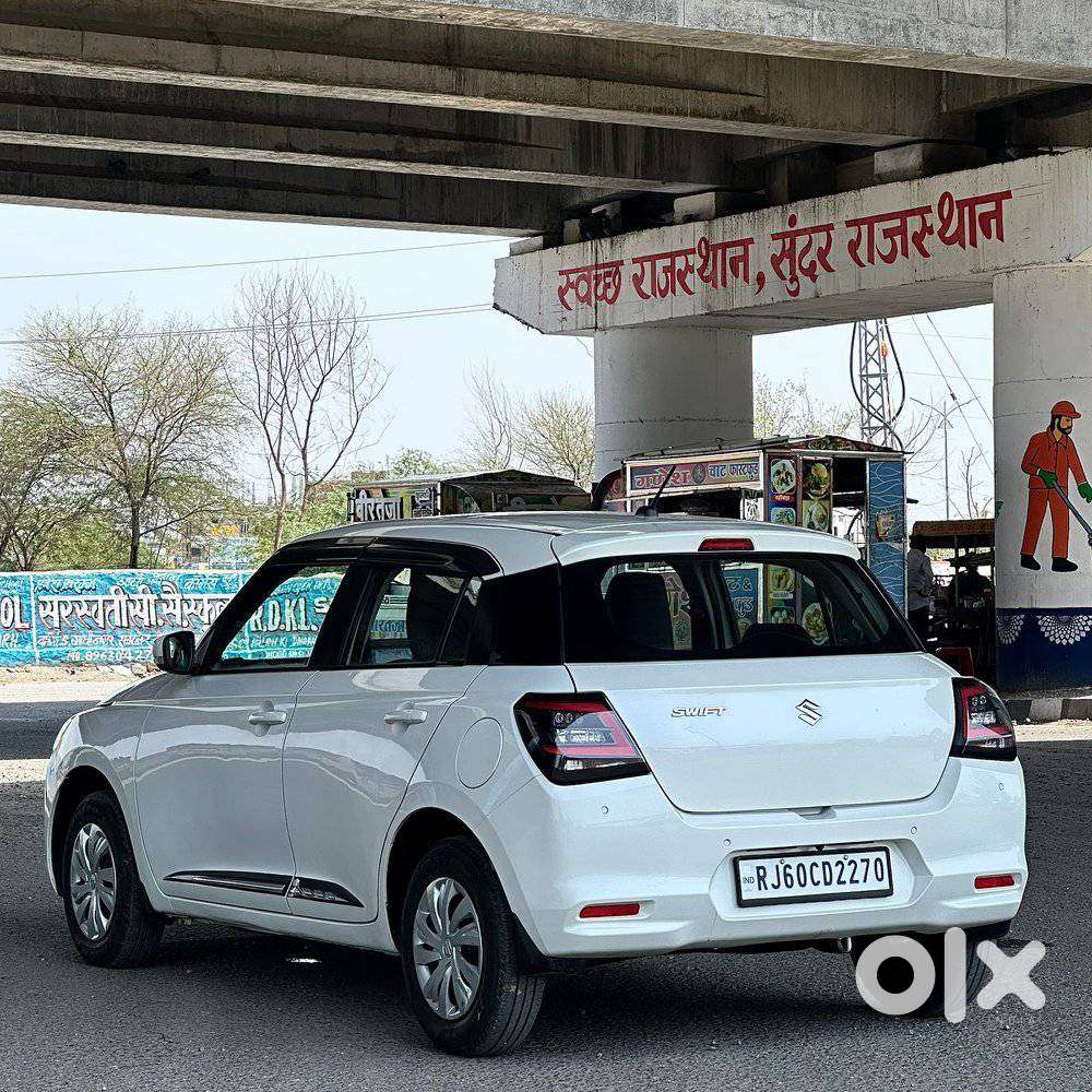 Maruti Suzuki Swift Vxi + Manual, 2025, Petrol