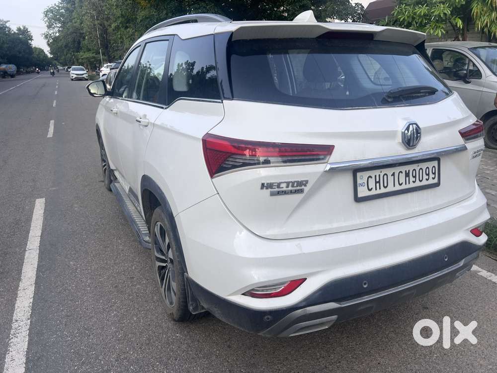 Mg Hector Plus 1.5 Sharp Turbo Cvt 6 Str, 2022, Petrol