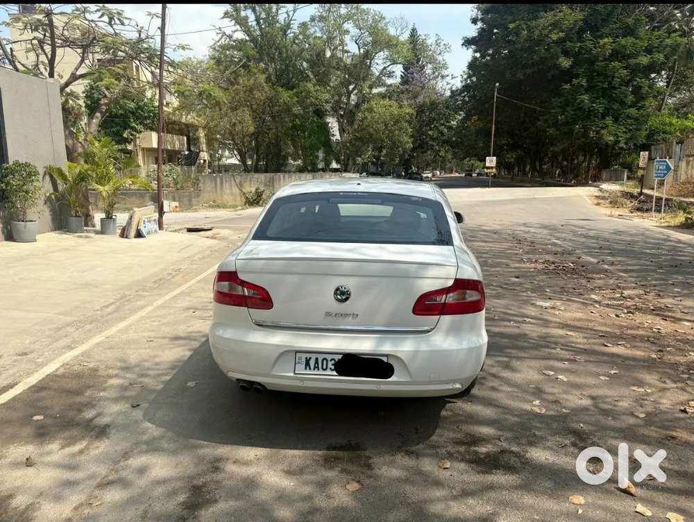 Limited Edition Skoda Superb Elegance 2013 - Manual