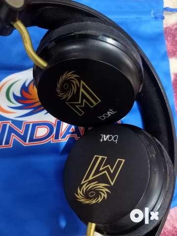 Boat Rockerz 400 Mumbai Indians Edition Bluetooth Headset TVs