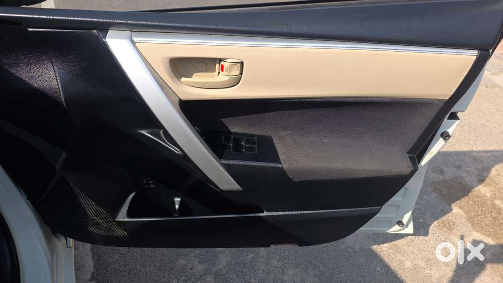 Toyota Corolla Altis J S, 2016, Cng & Hybrids