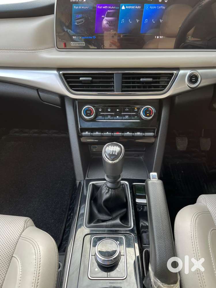 Mahindra Xuv700 2.0 Ax 7 Petrol Mt Str, 2022, Petrol