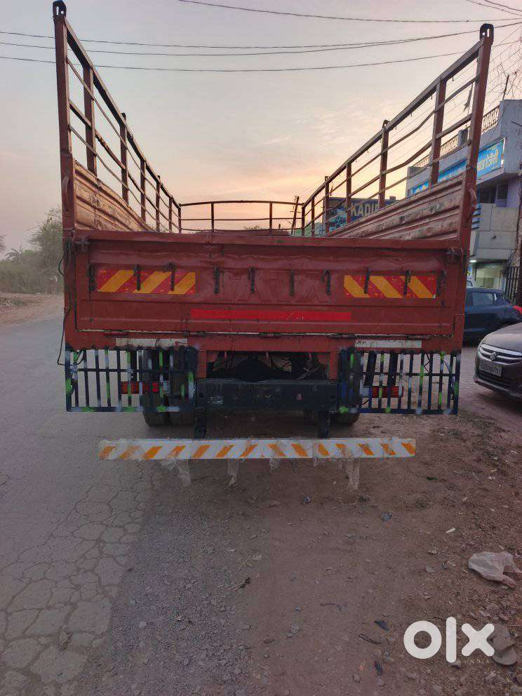 Tata Hexa 2.2 Xe 4x2 7 Str, 2022, Diesel