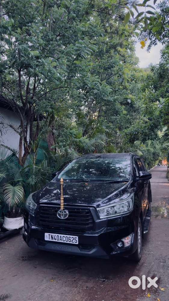 Innova Crysta 2023
