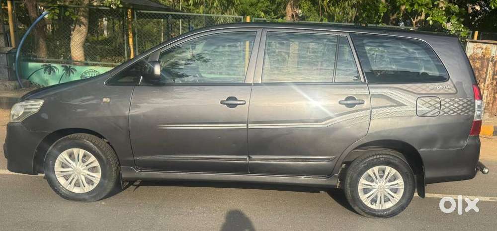 Toyota Innova 2.5 Gx (diesel) 8 Seater Bs Iv, 2015, Diesel
