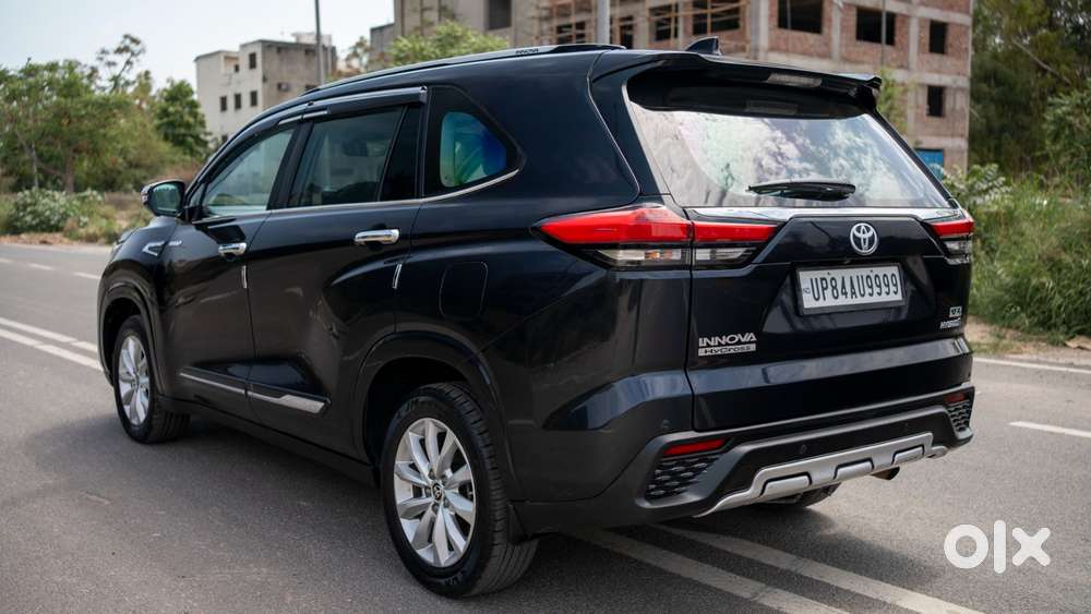 Toyota Innova Hycross 2.0 Vx (o) Hybrid 8 Str, 2024, Petrol