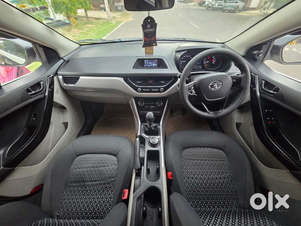 Tata Nexon 1.2 Revotron Xt, 2017, Petrol