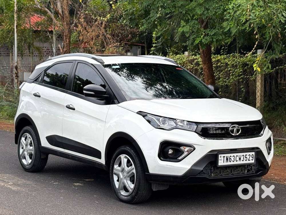 Tata Nexon, 2023, Petrol