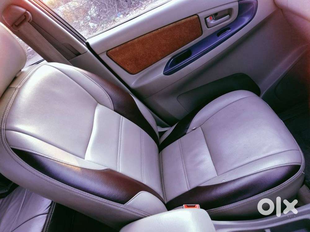 Toyota Innova 2012-2013 2.5 E Diesel Ps 8-seater, 2014, Diesel