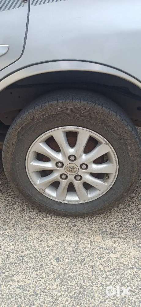 Toyota Innova 2.5 V Top End Model Alloy Wheels, Airbags Super Conditio