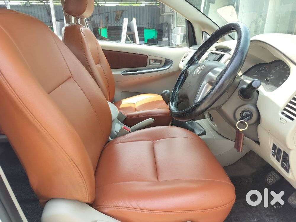 Toyota Innova 2.5 G (diesel) 7 Seater Bs Iv, 2014, Diesel