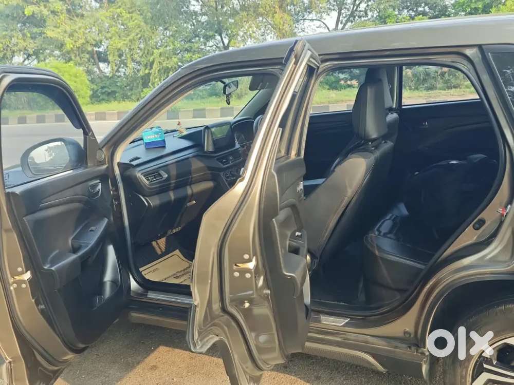 Maruti Suzuki Brezza Petrol Lxi 2025 March