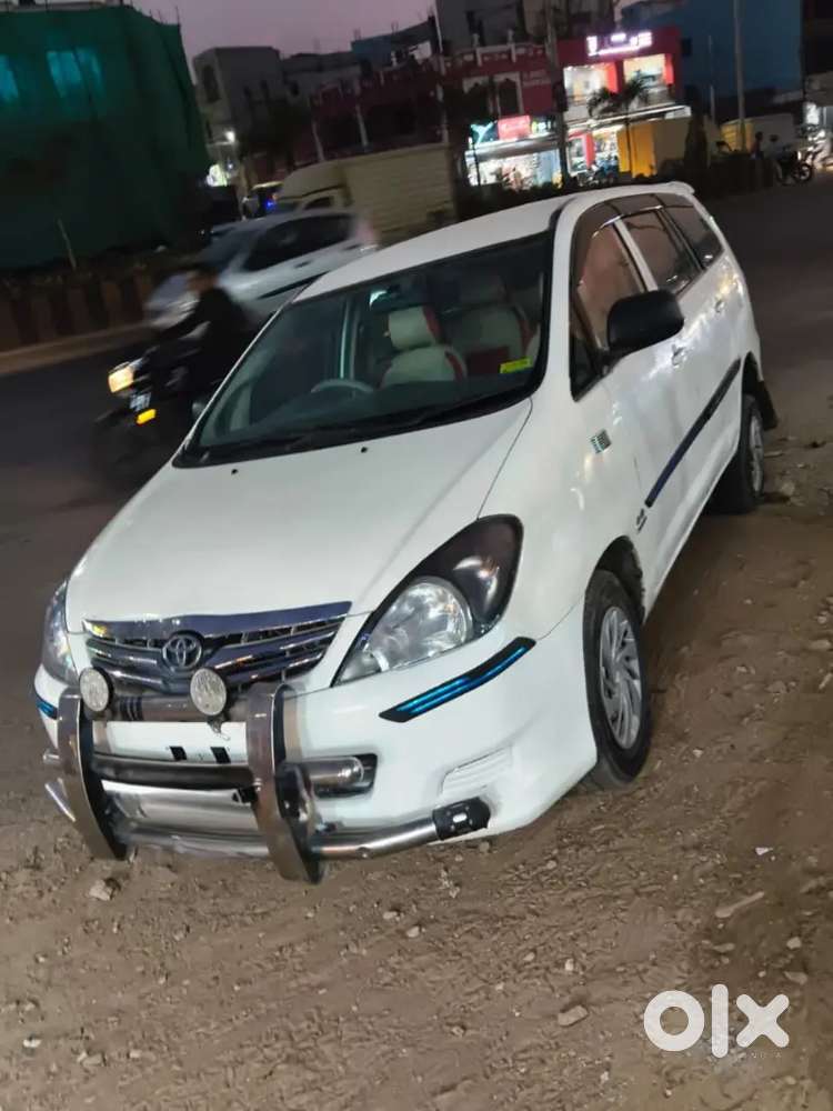 Toyota Innova 2007 Diesel 300000 Km Driven