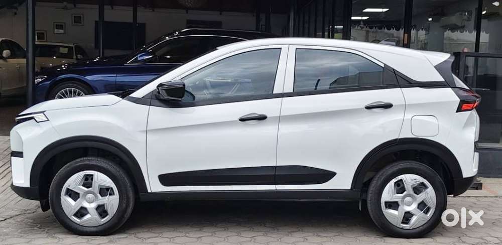 Tata Nexon, 2024, Petrol