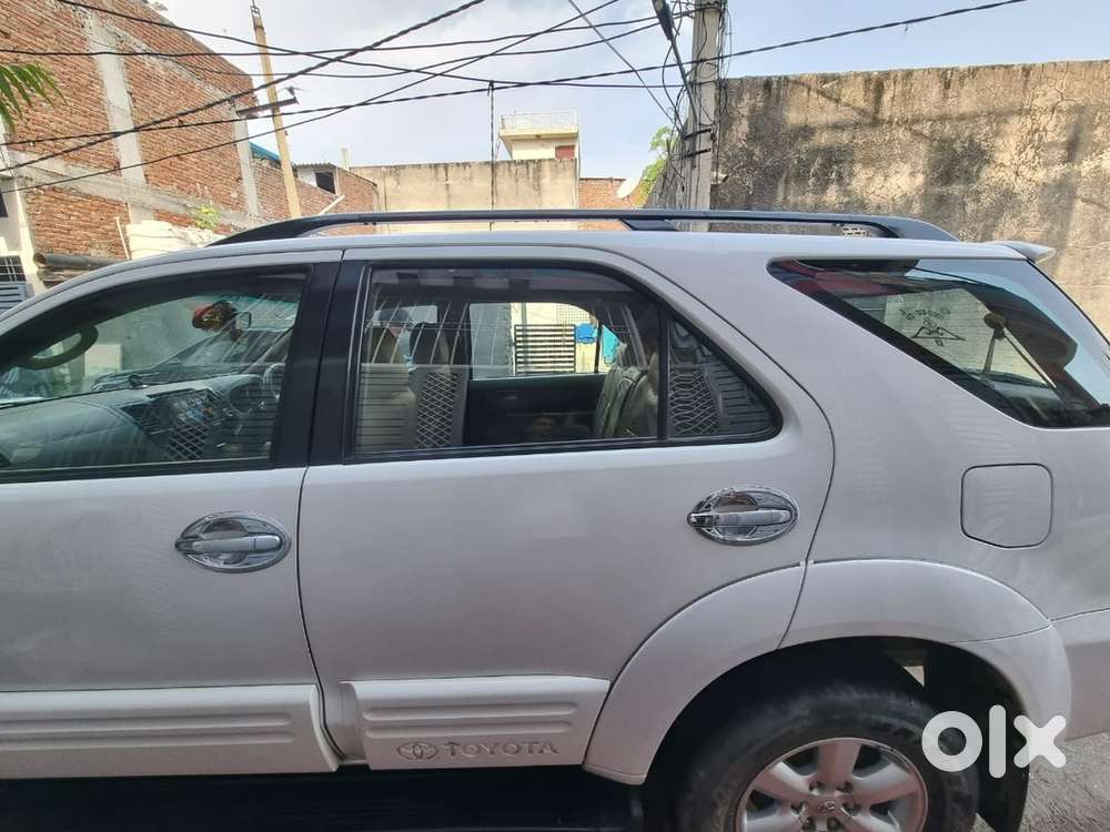 2011 Toyota Fortuner Manual