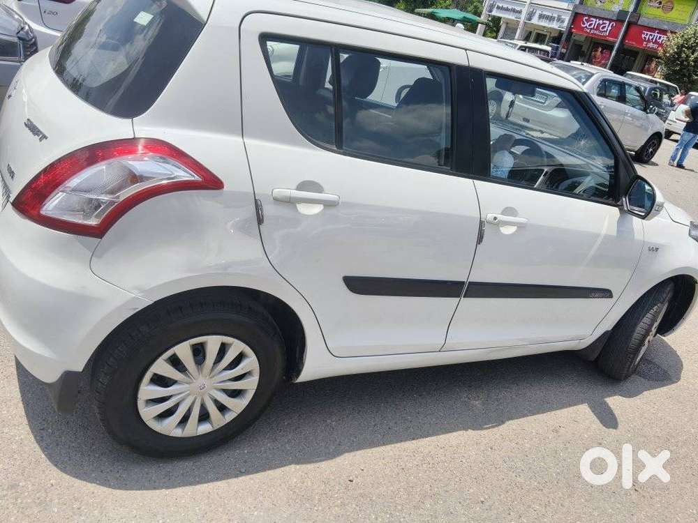 Maruti Suzuki Swift Vxi + Manual, 2014, Petrol