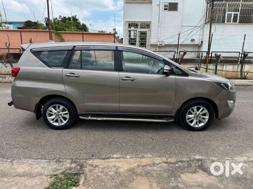Toyota Innova Crysta G 8 Str, 2017, Diesel