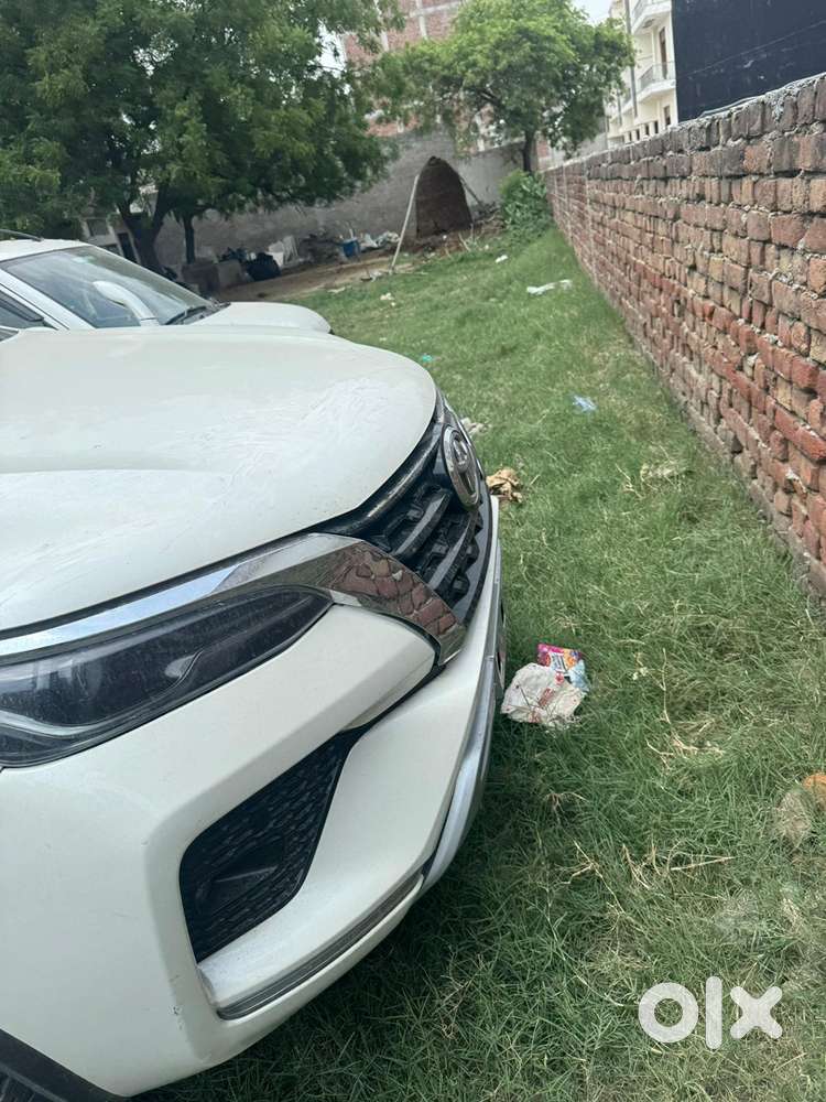 Toyota Fortuner Petrol 2022