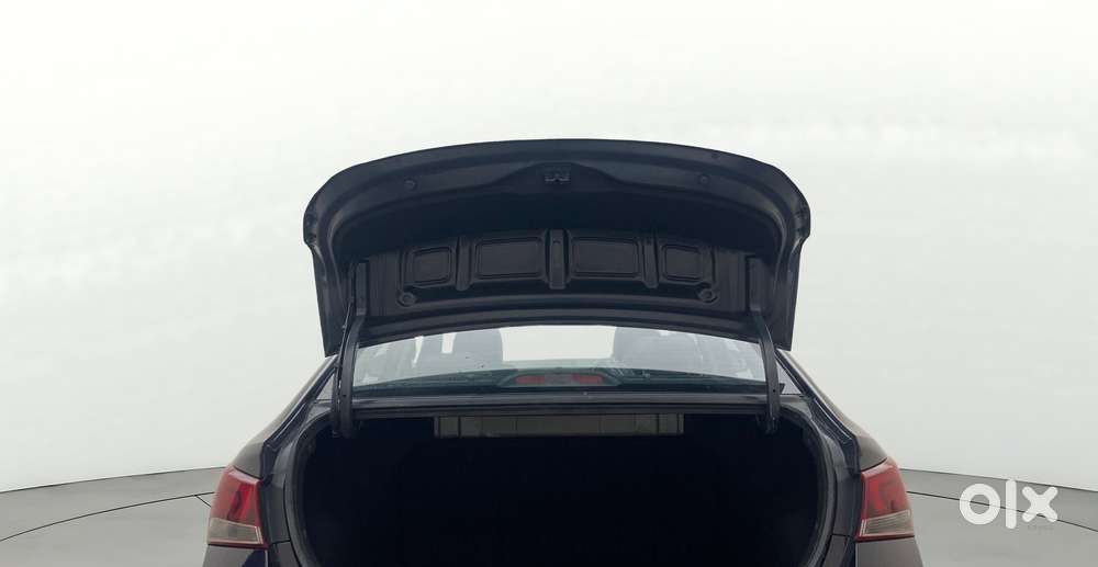 Hyundai Verna 1.6 Sx (o) Vtvt, 2017, Petrol