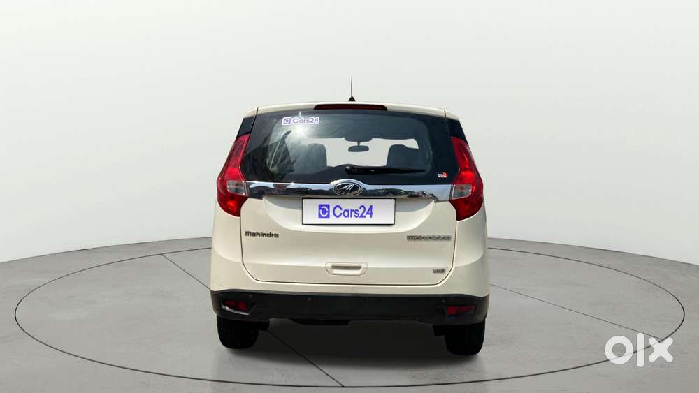 Mahindra Marazzo M8, 2018, Diesel