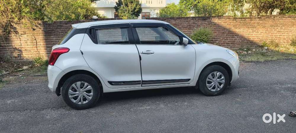 Maruti Suzuki Swift Vvt Vxi, 2022, Petrol