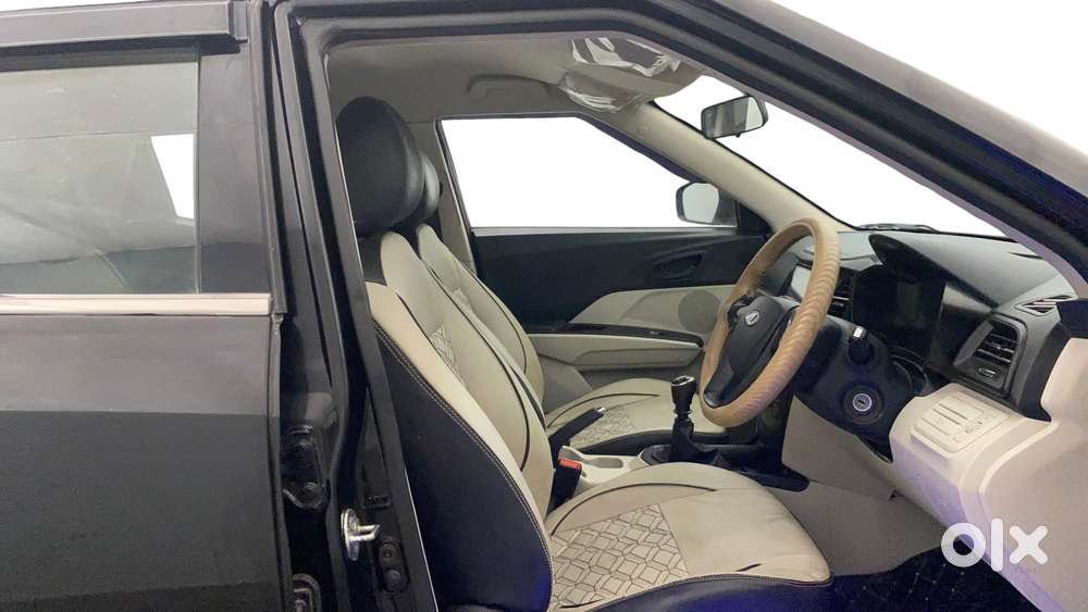 Mahindra Xuv300 W4, 2022, Petrol