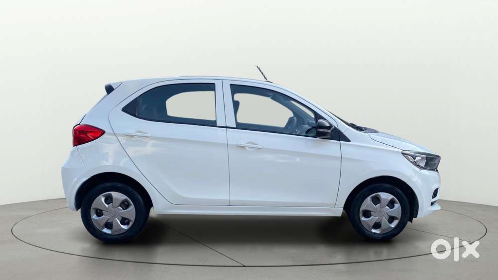 Tata Tiago 1.2 Revotron Xt Option, 2023, Petrol