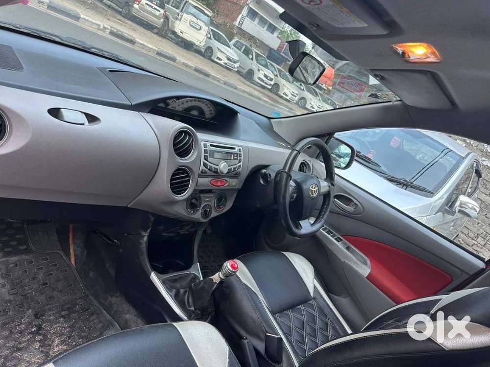 Toyota Etios Liva, 2011, Petrol