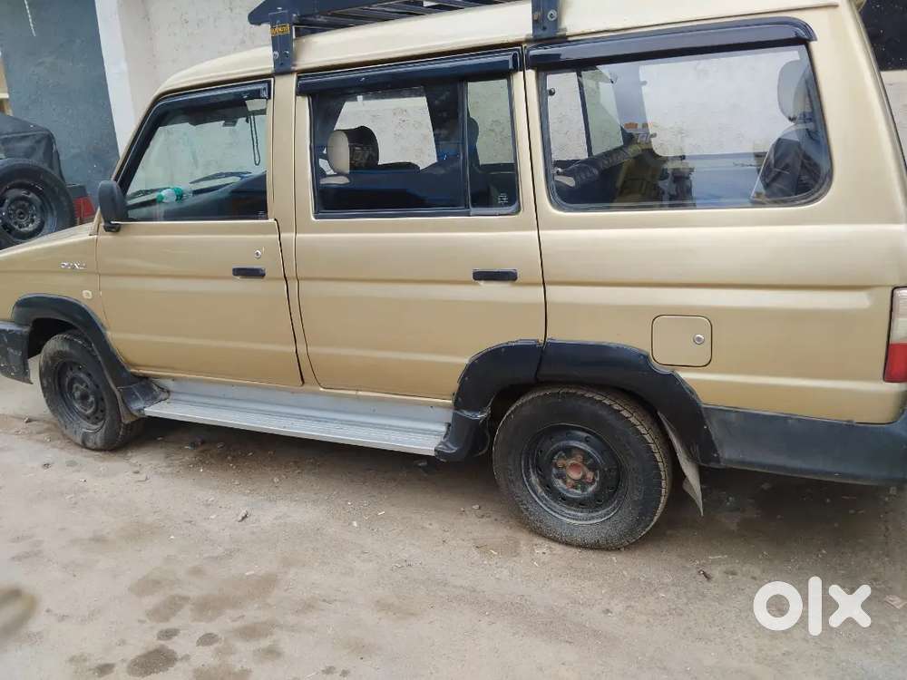 Toyota Qualis 2003 Petrol Well Maintained