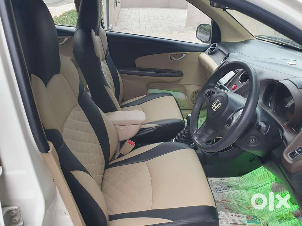 Honda Brio 2011-2013 V Mt, 2013, Petrol