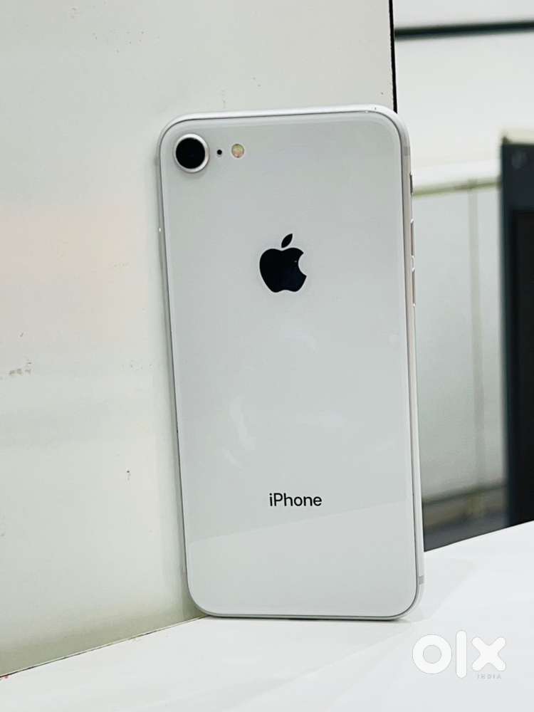 iPhone 8 Silver 256 GB SIMフリー iPhone 8 Silver 256 GB SIMフリー