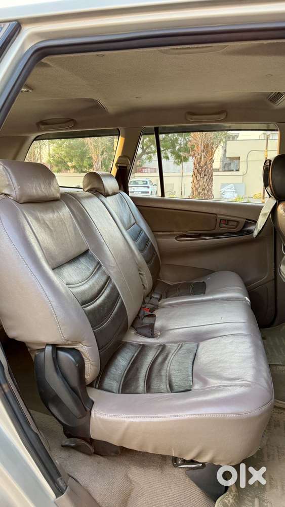 Toyota Innova 2.5 G (diesel) 8 Seater, 2015, Diesel