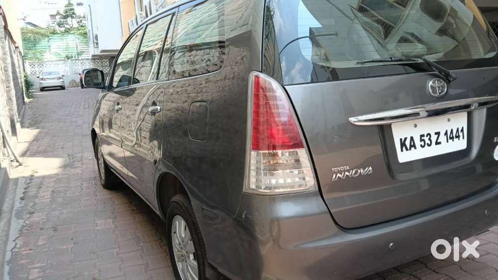Toyota Innova 2.5v For Sale