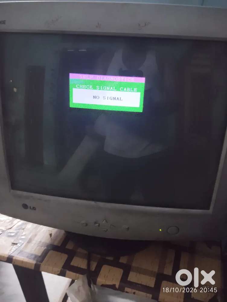 LG old CRT monitor in working condition.