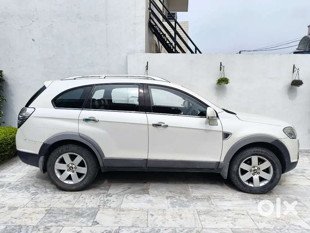 Chevrolet Captiva 2011 Top Model  7 Seater Diesel 950000 Km Driven