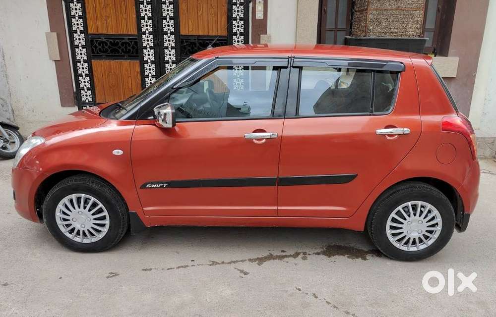 Maruti Suzuki Swift Vxi + Manual, 2009, Petrol