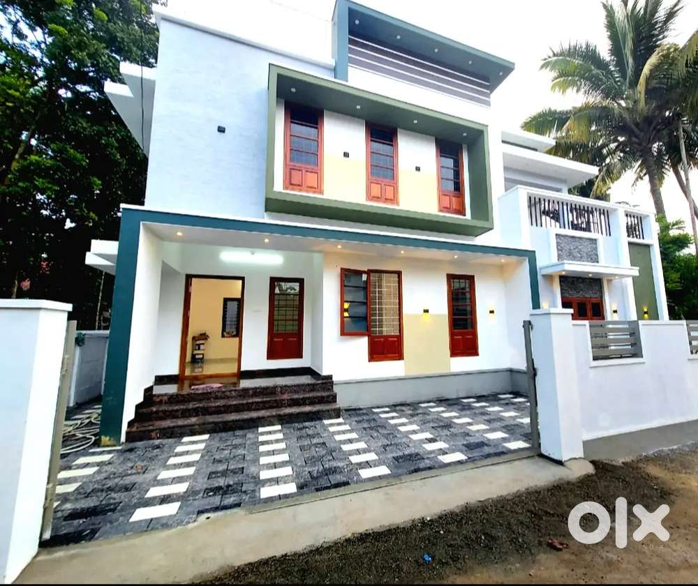 Newly constructed 3 bed 1400 sqft house in edapally near varapuzha